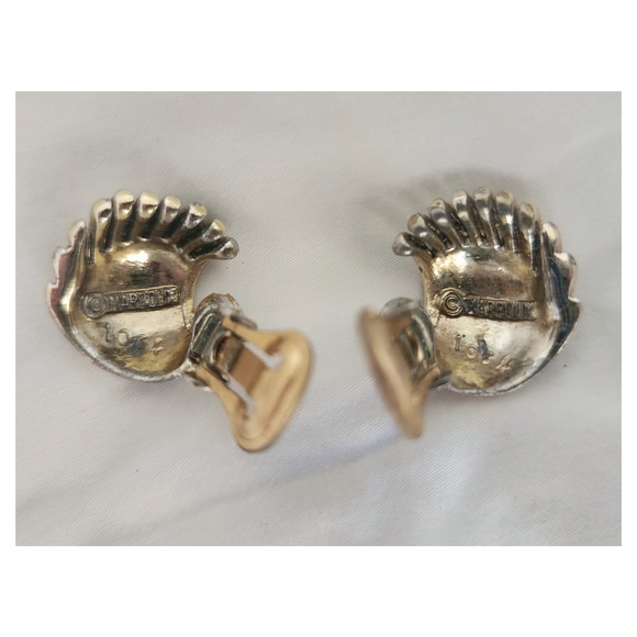 Vintage Marboux Clip-on Earrings - Picture 3 of 5